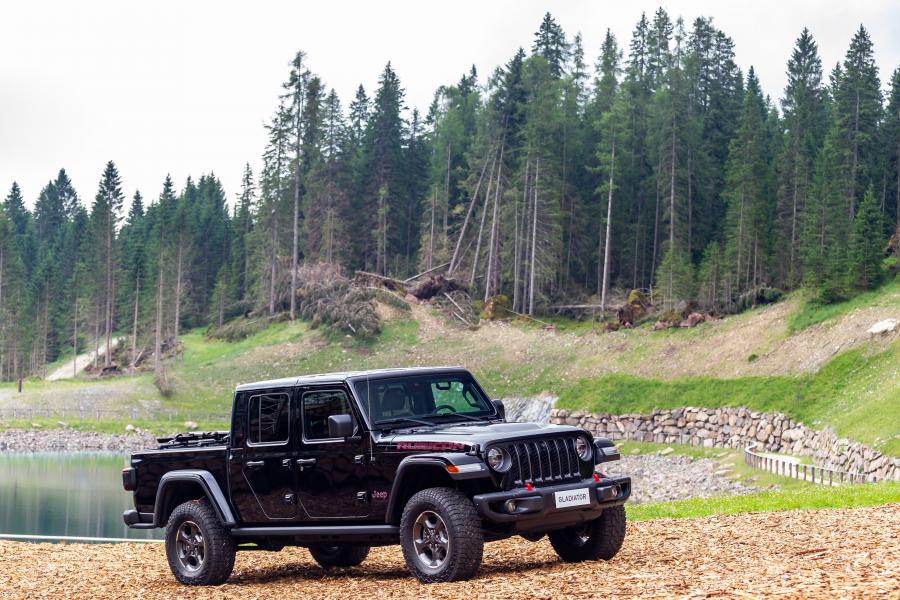  Jeep Gladiator Rubicon (JT) 2019 года  (EU) (фото 4 из 40)